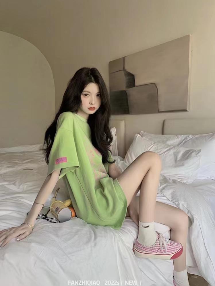 绿色系穿搭，清新自然显气质